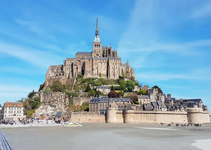 Semesterbostad Lovely In *