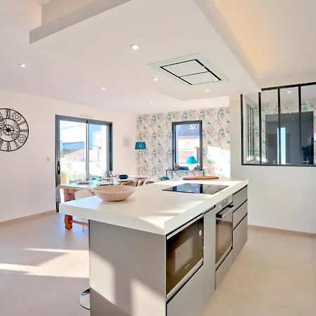 3 Bedroom Beautiful In Saint-Germain-sur-Ay